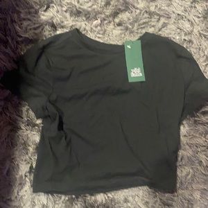 new with tags black crop top